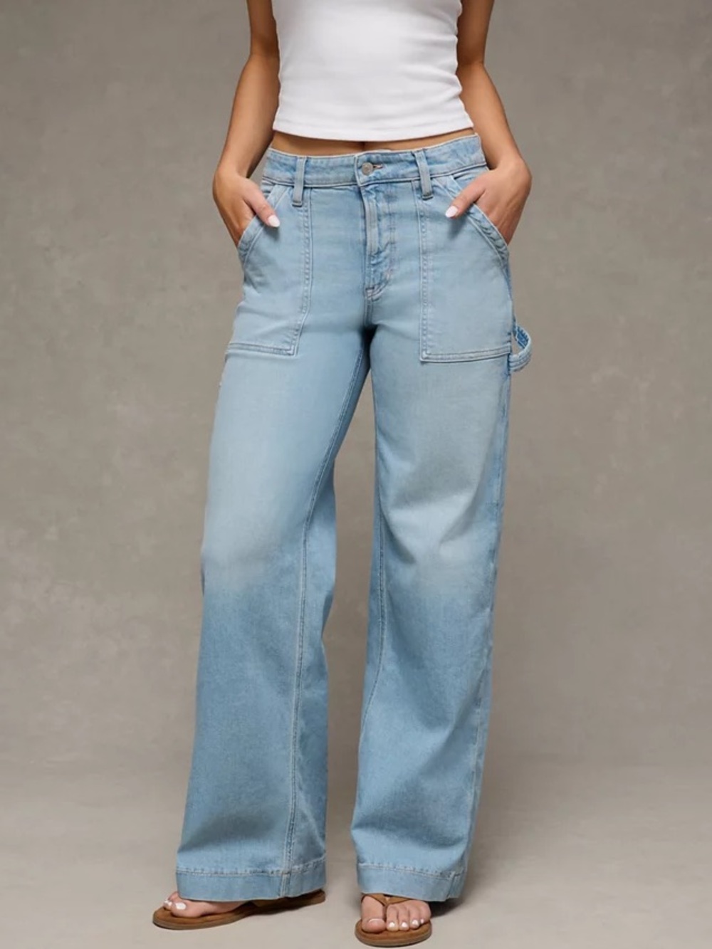 American Eagle Super High-Waisted Baggy Wide-Leg Carpenter Jeans Sz 2 Long